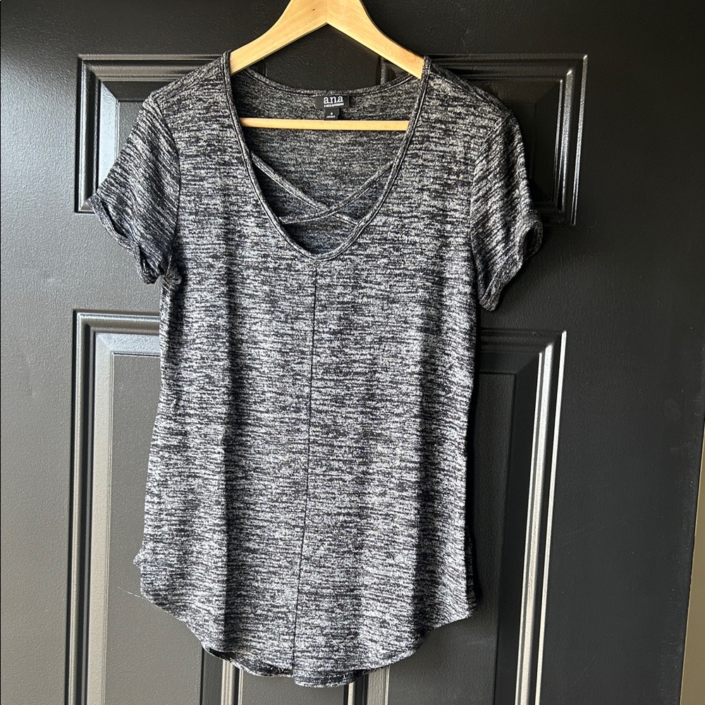 a.n.a Heathered Gray Crisscross V‑Neck Short Sleeve Tee